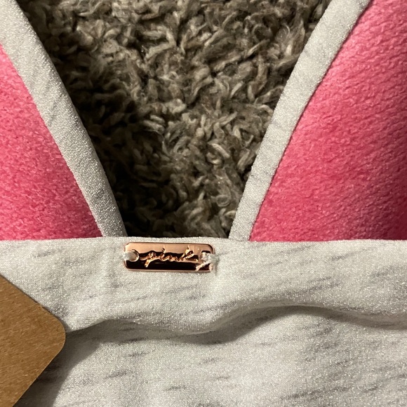 NWT PINK Victoria's Secret Wireless Bra size Large - Picture 4 of 8